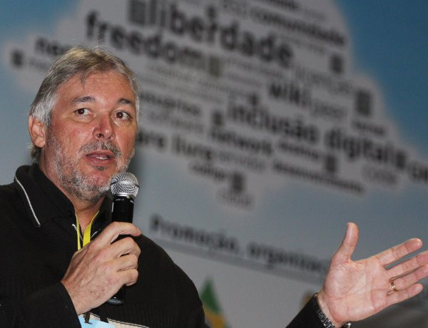 Marcos Mazoni.