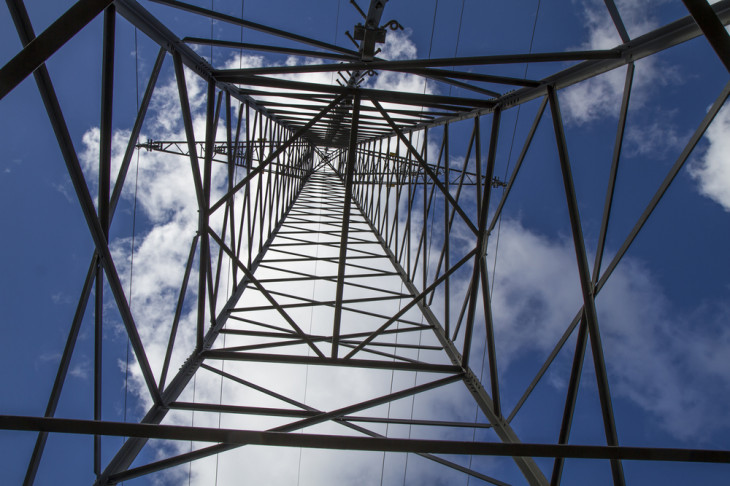 A Copel permitirá a instalação de small cells nos postes da empresa. Foto: haraldmuc/Shutterstock.