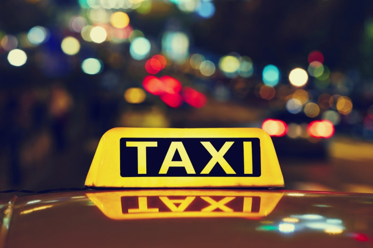 O 99Taxis oferece desconto de 20% em todas as corridas pagas pelo app. Foto: Chalabala/Shutterstock.