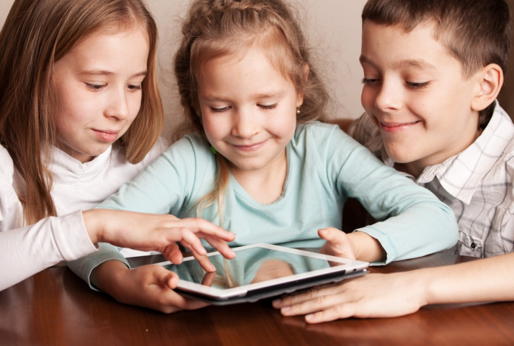 Crianças ainda geram alguma demanda por tablets. Foto: Shutterstock