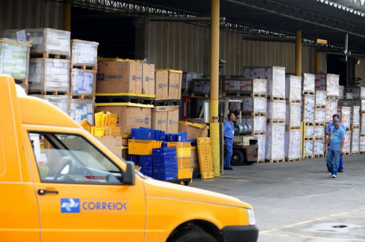 Os correios vão comprar 11 equipamentos Vantage Sorters, para triagem postal. Foto: Divulgação.