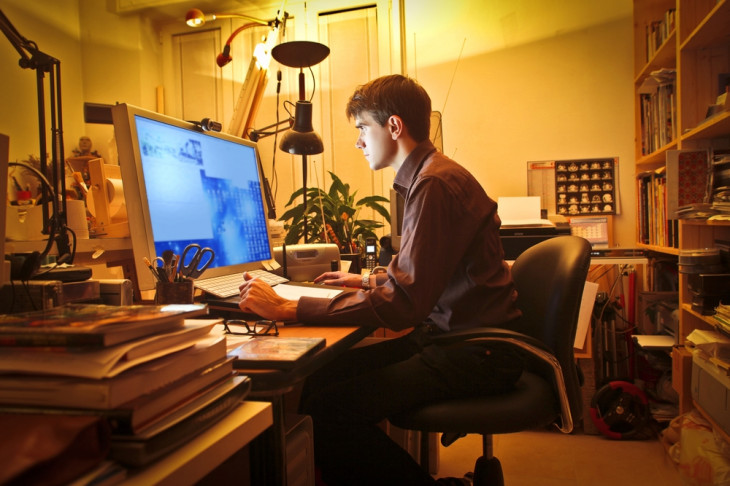 Quem não gosta de trabalhar em casa? Foto: Shutterstock
