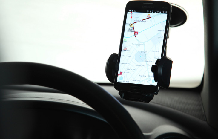 O Waze tem um recurso que mostra apenas caminhos permitidos durante o rodízio. Foto: eskay/Shutterstock.