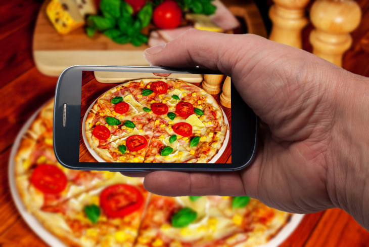 A Domino’s Pizza lançou um site responsivo e um aplicativo próprio. Foto: stockfoto/Shutterstock.