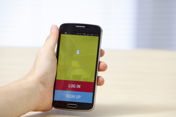 Snapchat é uma forma de se aproximar dos jovens. Foto: focal point/Shutterstock.