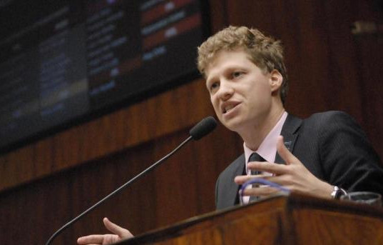 Marcel Van Hattem no plenário da Assembleia. Foto: AL/RS.