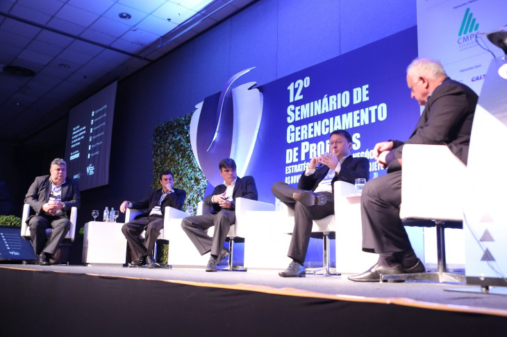 Painel dos CIOs no seminário do PMI. Foto: William Martins FM Foto Equipe