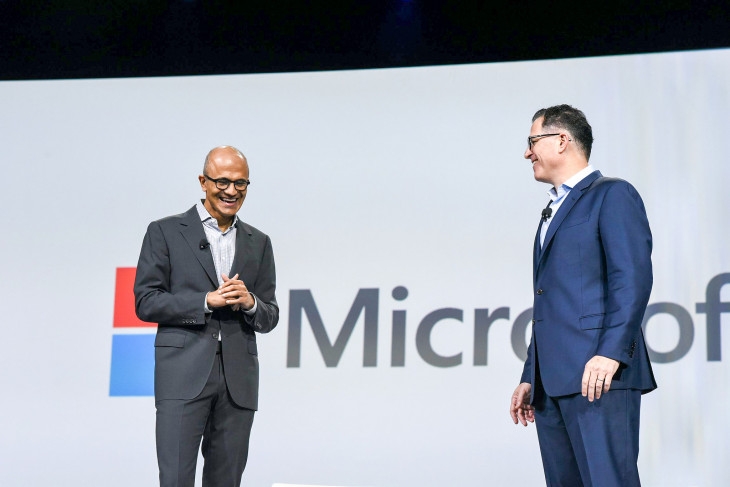 Satya Nadella e Michael Dell, no palco do Dell World.