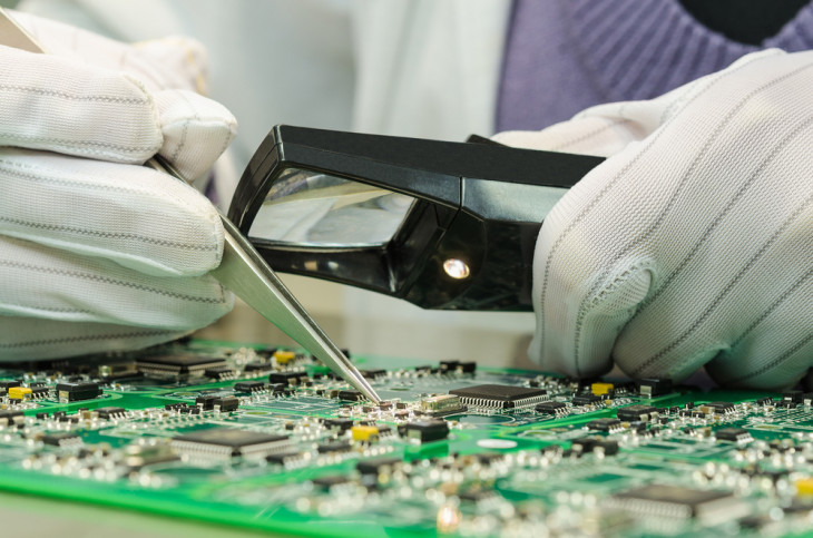 O faturamento da indústria eletroeletrônica ficará em R$ 148,3 bilhões em 2015. Foto: servickuz/Shutterstock.