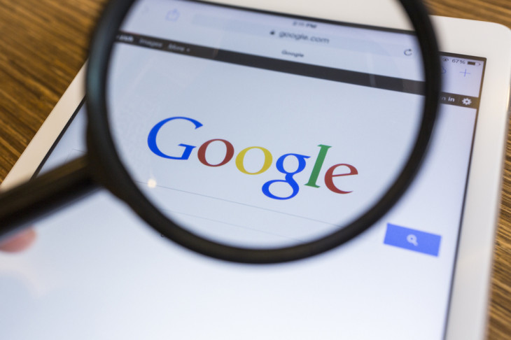 O valor de mercado da Alphabet ficou em US$ 570 bilhões nesta segunda-feira. Foto: 10 FACE/Shutterstock.