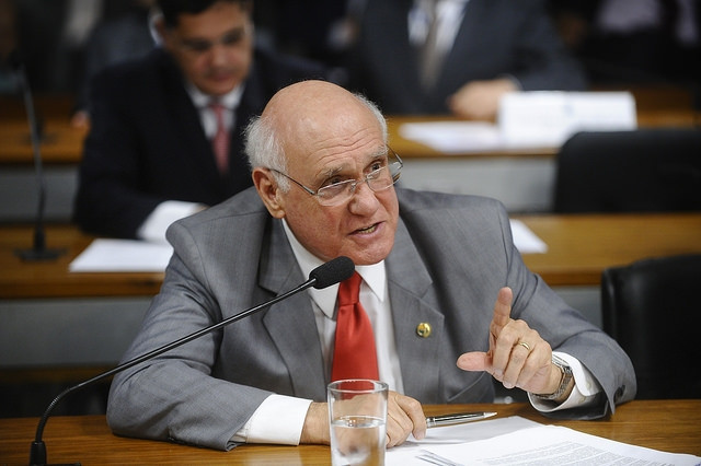 Lasier Martins em uma comissão do Senado. Foto: Agência Senado.