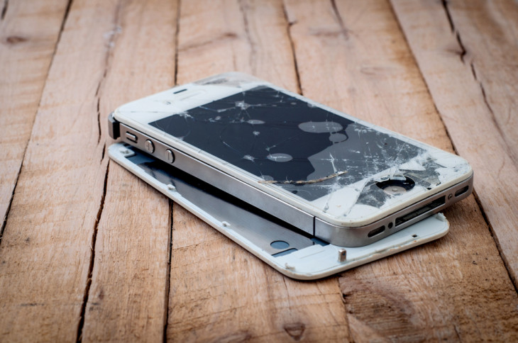A queda na venda de smartphones foi de 13,4% no ano passado. Foto: Vladimir Borozenets/Shutterstock.