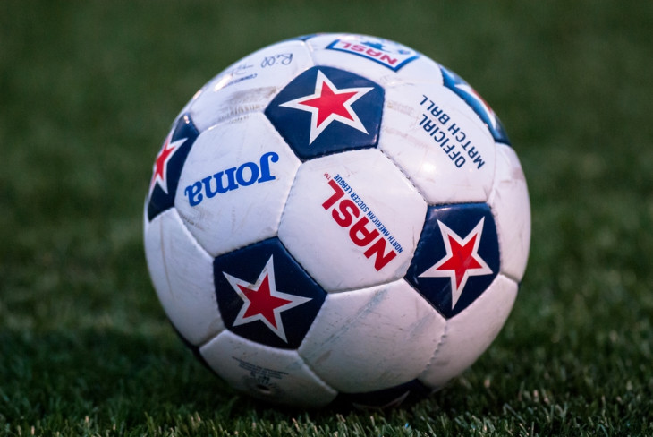 Bola oficial da NASL. Reclamem da Brazuca agora. Foto: Keith Sherwood / Shutterstock.com