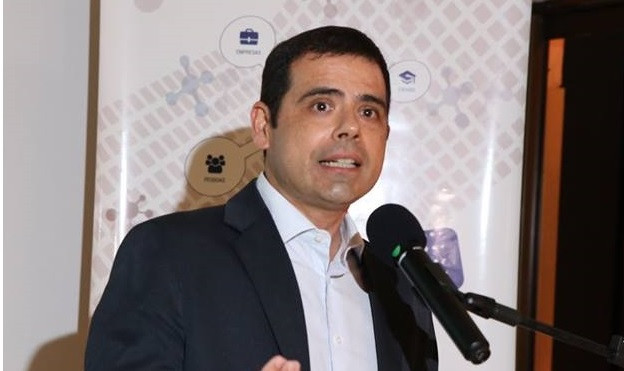 Edgar Serrano.