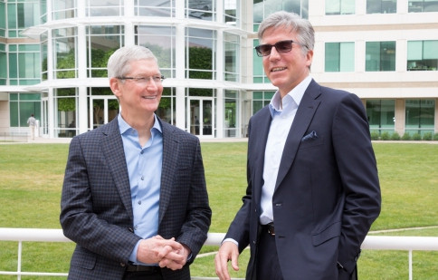 Tim Cook e Bill McDermott. Foto: SAP.