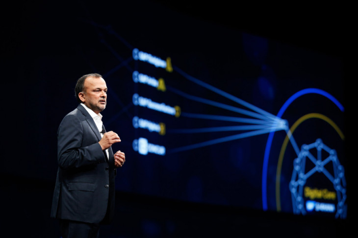 Steve Singh, durante o seu keynote.