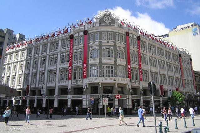 Sede do HSBC em Curitiba. Foto: Wikipedia.