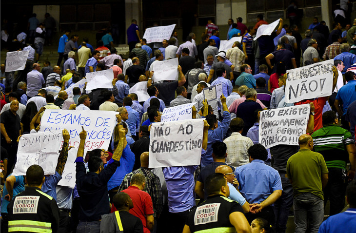 Taxistas deram as costas para o debate. Foto: Câmara de Vereadores.