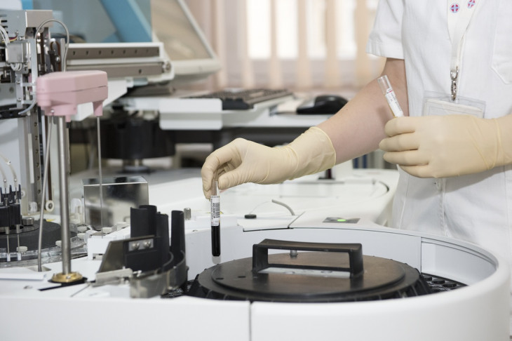 A Biomédica é uma distribuidora de produtos biomédicos. Foto: Pexels.