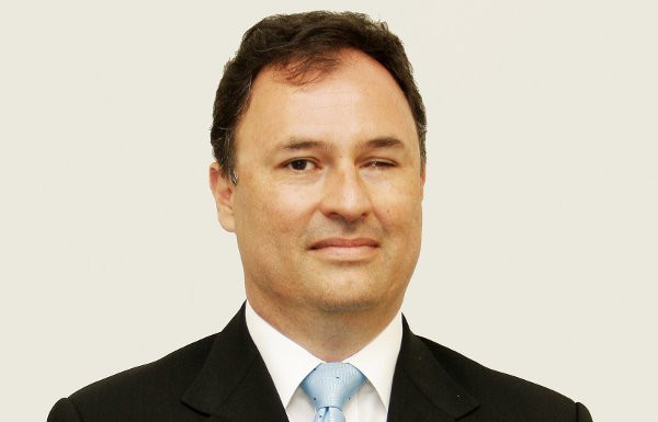 Mário Bastos.