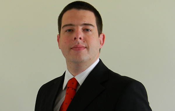 Augusto Bueno.