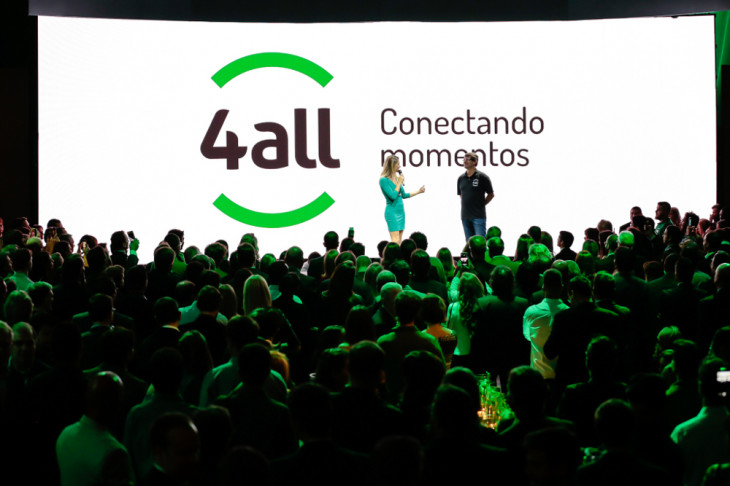 Fernanda Lima e José Renato Hopf, durante o lançamento da 4all. Foto: Vini Dalla Rosa / 4all