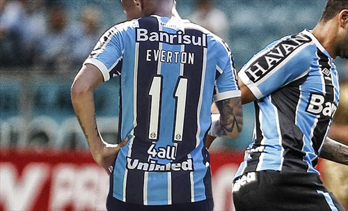 4all está na camisa do Grêmio.