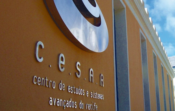 O CESAR instalou, em parceria com a WND, uma antena SigFox LPWAN no Bairro do Recife. Foto: Divulgação.