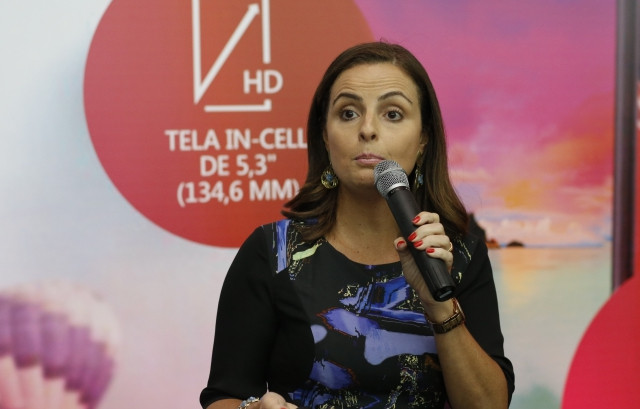 Cinthia Araujo, gerente de trade marketing da LG Electronics. Foto: Divulgação.