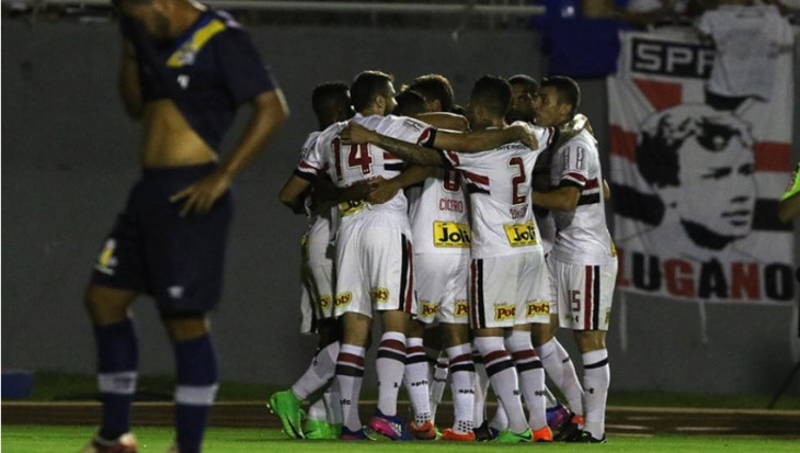 Jogadores do SPFC comemoram gol. Foto: SPFC.