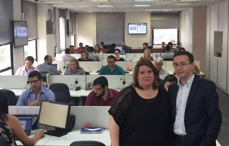 Cristina Backer, diretora de contas, e Herlon Acosta, diretor executivo da Foco4It. Foto: Divulgação.
