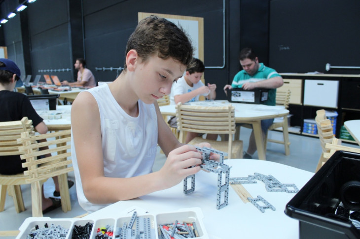 O Espaço de Educação Maker atenderá a crianças e jovens de 7 a 18 anos. Foto: D.J. Castro.