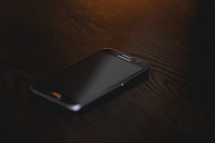 O peso que os tributos tem nas contas de serviços de telefonia banda larga e TV tem crescido. Foto: Pexels.