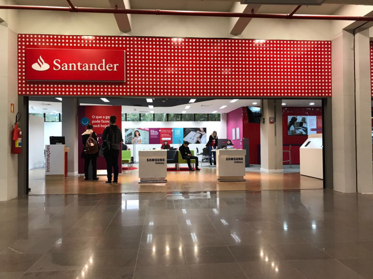 Santander transformou agência em coworking.