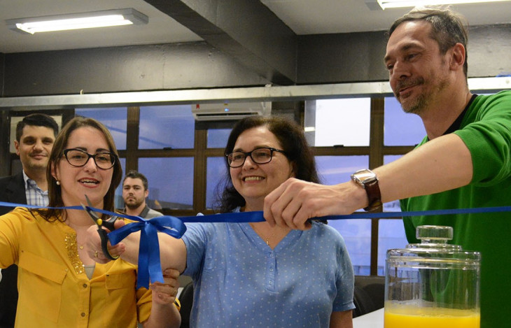 Vane Batisti, Izabel Cristina dos Santos e Alexandre Pereira durante a inauguração do H2Hub. Foto: Dyessica Abadi, Mescla - Unisinos.