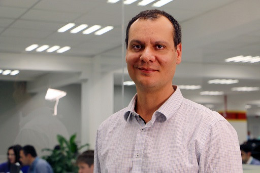 Gustavo Jota.