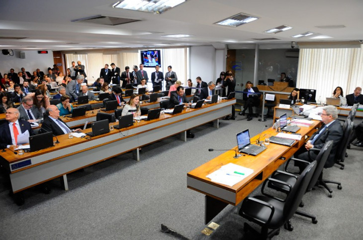 A CCJ aprovou a demissão de servidores públicos por mau desempenho. Foto: Pedro França/Agência Senado.