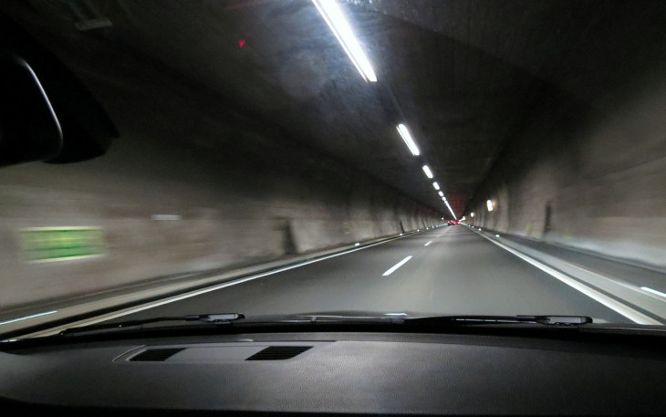 O Dnit não tem mais dinheiro para repassar para obras de manutenção nos túneis da BR-101. Foto: Pixabay.
