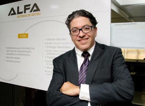 Fábio Rogério.