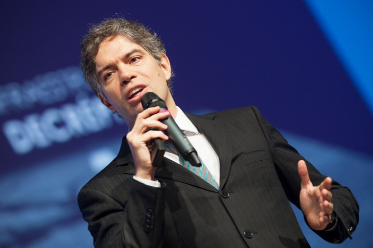 Ricardo Amorim.