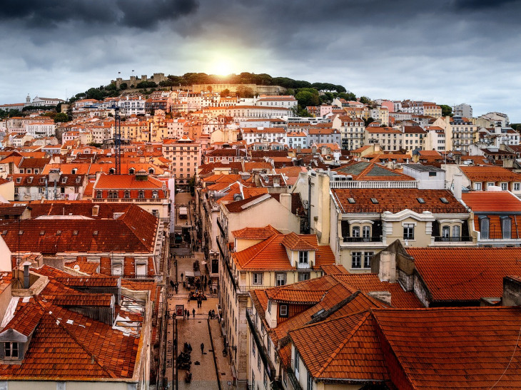 O ARI permite vistos de residência para pessoas que investem ao menos € 500 mil em Portugal. Foto: Pixabay.