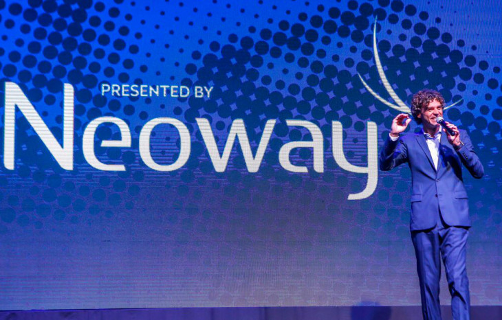 Guga, embaixador da Neoway, foi palestrante no evento da companhia. Foto: Divulgação.