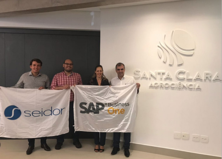 Colaboradores da Seidor e da Santa Clara.