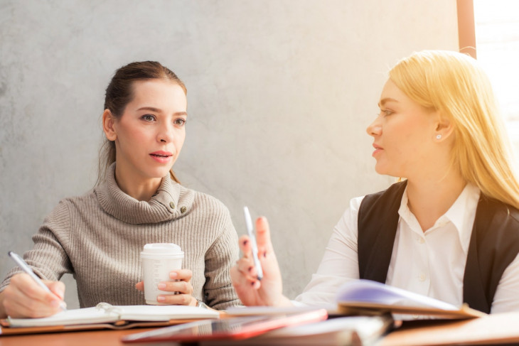 O PMI-RS realiza no dia 21/6 um PMDay com o tema “Mulheres na Liderança”. Foto: Pexels.
