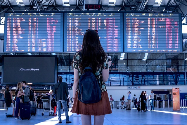MaxMilhas ajuda pessoas a viajar mais barato. Foto: Pixabay.
