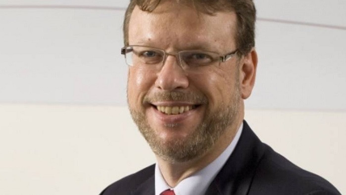 Carlos Eduardo Mazon.