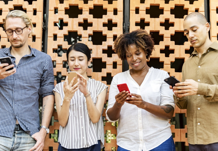 As 66 empresas de bots desenvolveram até o momento 17 mil robôs de conversação em português. Foto: Pexels.