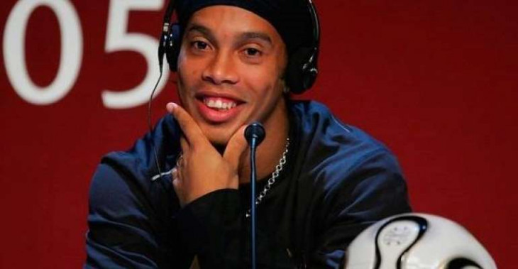 Ronaldinho Gaúcho de olho em novas possibilidades de negócio.