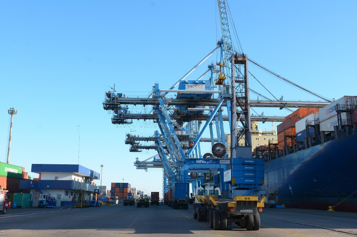 Tecon movimenta containers no porto de Rio Grande. Foto: divulgação.