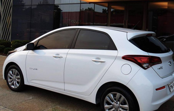 A Turbi oferece carros para alguel por meio de um aplicativo. Foto: Divulgação.